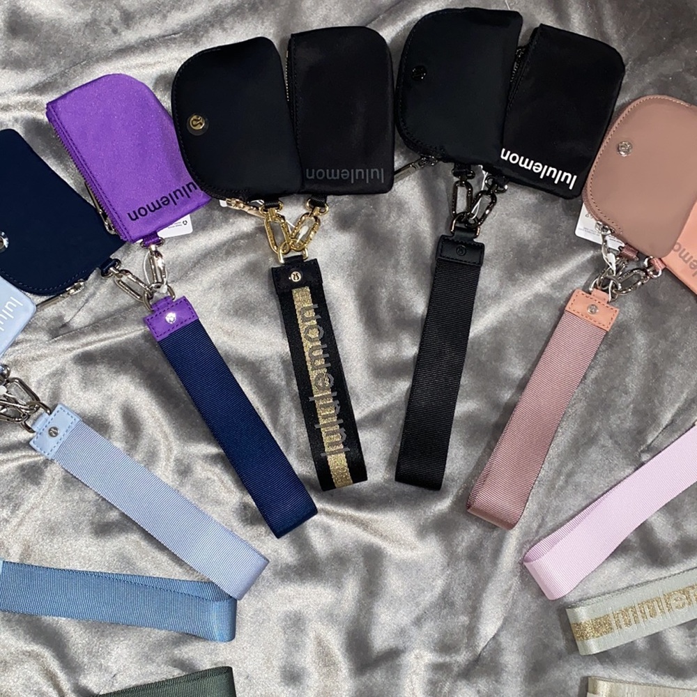 LULULEMON DUAL POUCH WRISTLET - Picture 11 of 17